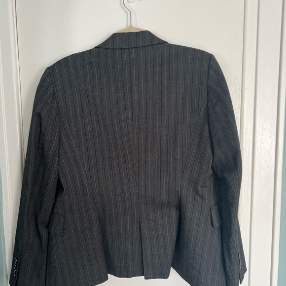 Zara Women’s Pinstripe Blazer - Picture 4 of 4